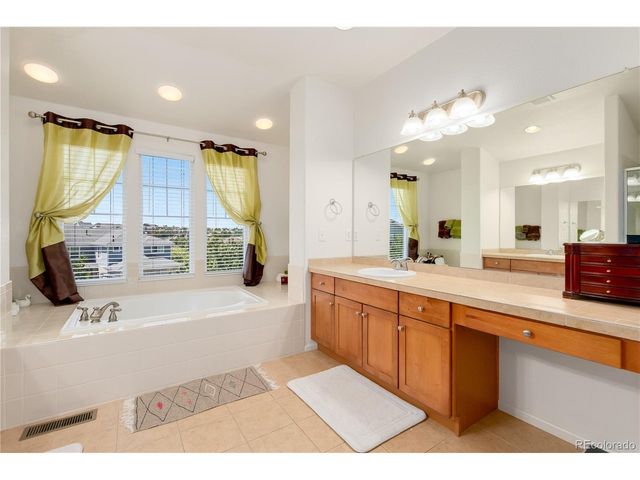 5205 S Haleyville Way, Aurora, CO 80016