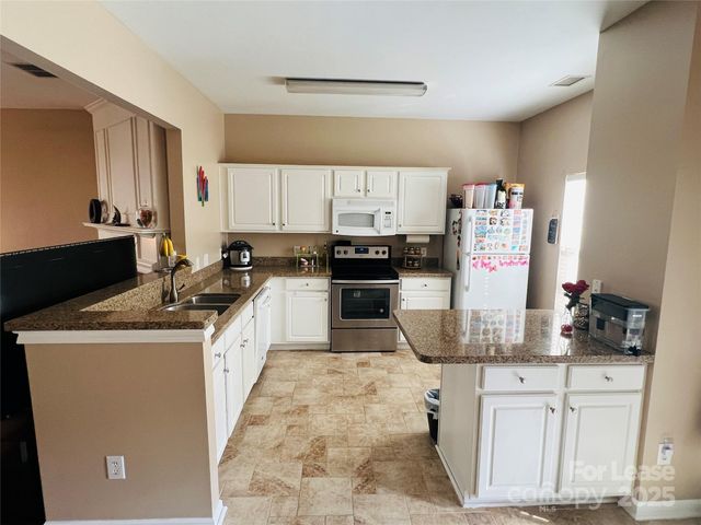 3203 Mannington Drive, Charlotte, NC 28270