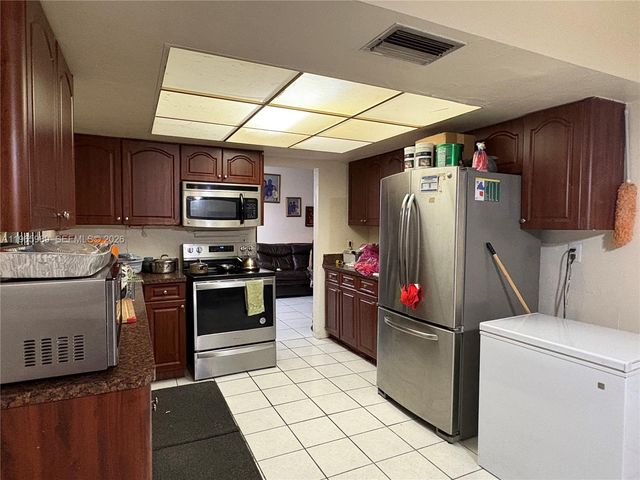 4541 NW 23rd St, Lauderhill, FL 33313