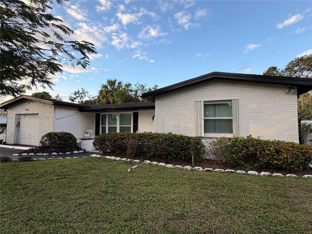 4541 NW 23rd St, Lauderhill, FL 33313