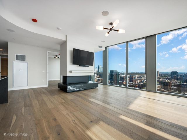 1114 W Carroll Avenue PH-3204, Chicago, IL 60607