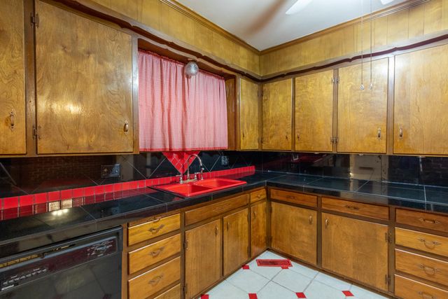 709 80th Street, Lubbock, TX 79404