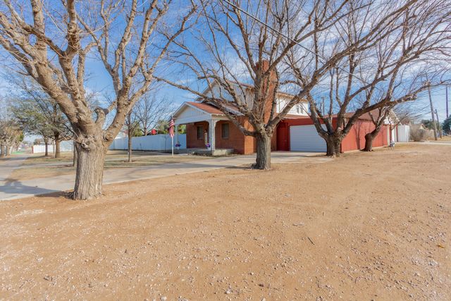 709 80th Street, Lubbock, TX 79404