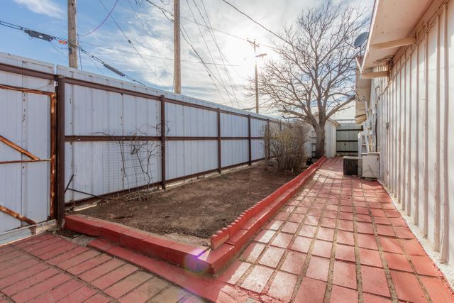 709 80th Street, Lubbock, TX 79404