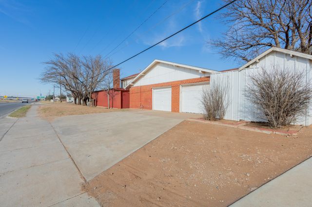 709 80th Street, Lubbock, TX 79404