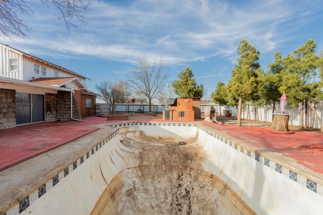 709 80th Street, Lubbock, TX 79404