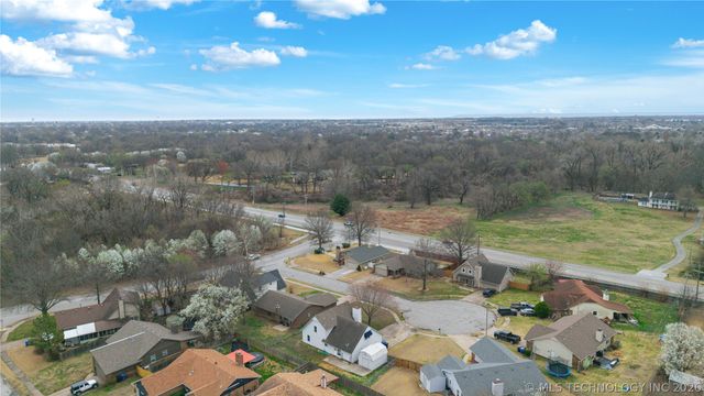 4208 W Vandalia Street, Broken Arrow, OK 74012