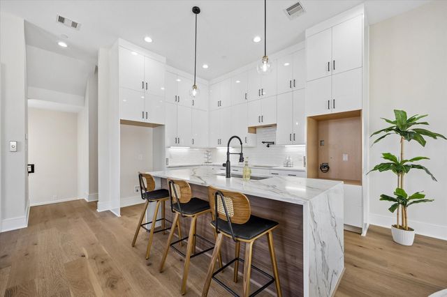 5821 Winsome Lane, Houston, TX 77057
