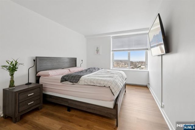 2 Horizon Road 1428, Fort Lee, NJ 07024