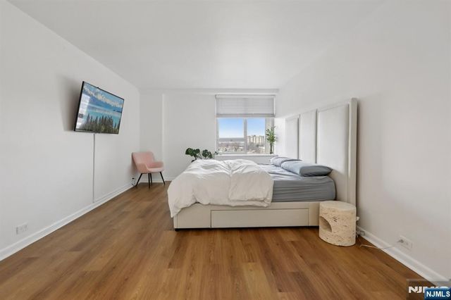 2 Horizon Road 1428, Fort Lee, NJ 07024