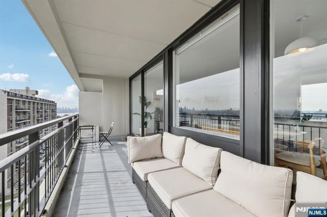 2 Horizon Road 1428, Fort Lee, NJ 07024