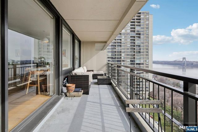 2 Horizon Road 1428, Fort Lee, NJ 07024