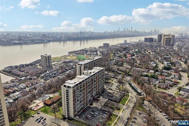 2 Horizon Road 1428, Fort Lee, NJ 07024