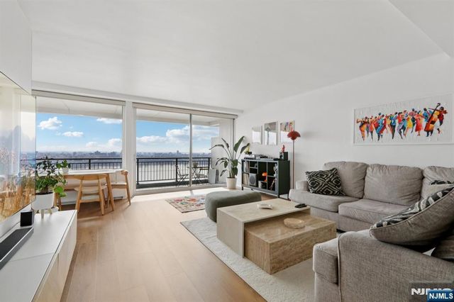 2 Horizon Road 1428, Fort Lee, NJ 07024