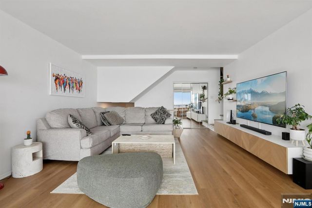 2 Horizon Road 1428, Fort Lee, NJ 07024