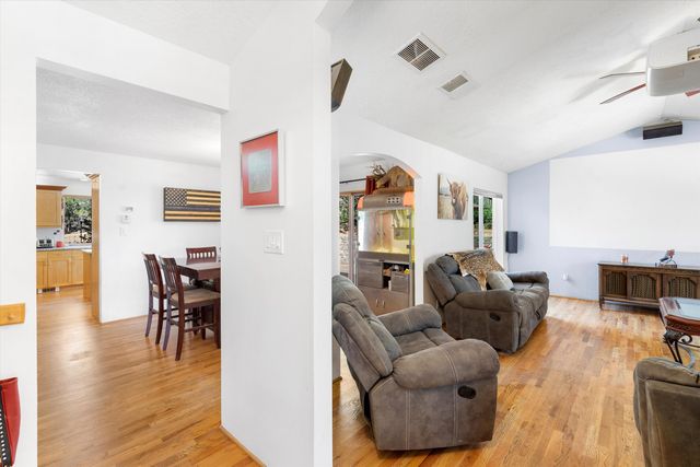 11 Eagle Trail, Tijeras, NM 87059