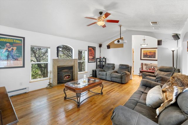 11 Eagle Trail, Tijeras, NM 87059