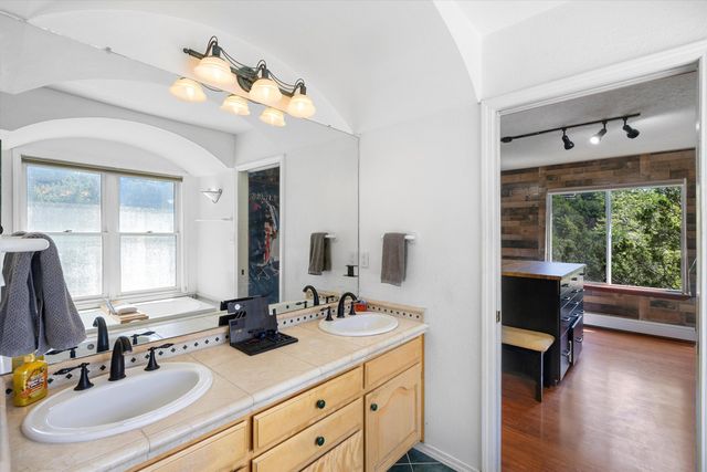 11 Eagle Trail, Tijeras, NM 87059