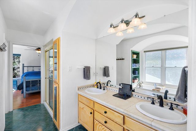 11 Eagle Trail, Tijeras, NM 87059