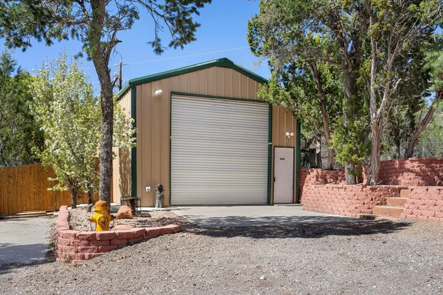 11 Eagle Trail, Tijeras, NM 87059