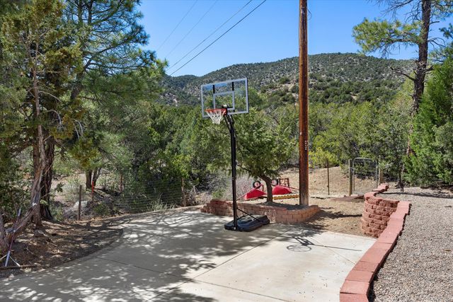 11 Eagle Trail, Tijeras, NM 87059