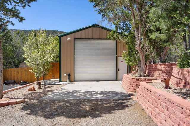 11 Eagle Trail, Tijeras, NM 87059