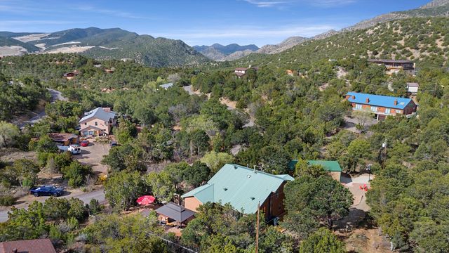 11 Eagle Trail, Tijeras, NM 87059