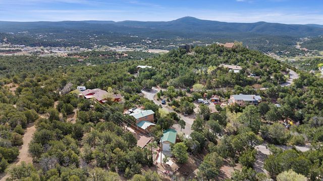 11 Eagle Trail, Tijeras, NM 87059