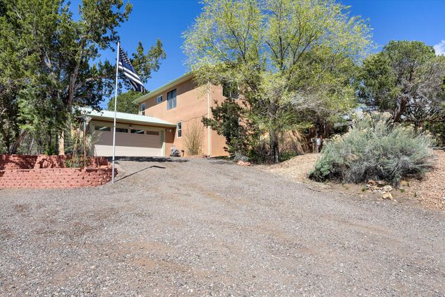 11 Eagle Trail, Tijeras, NM 87059