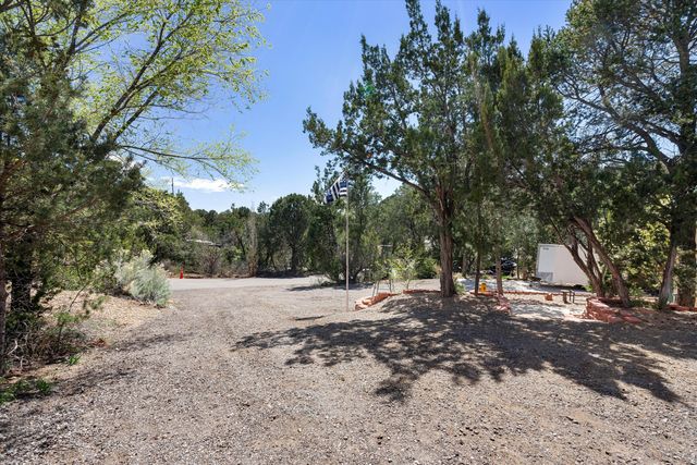 11 Eagle Trail, Tijeras, NM 87059