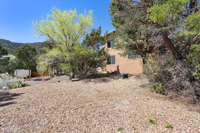11 Eagle Trail, Tijeras, NM 87059