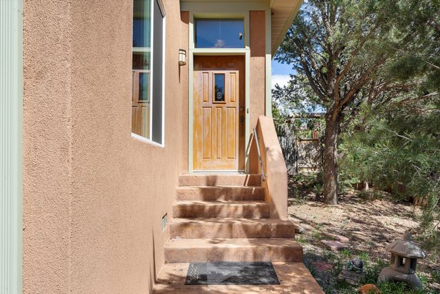 11 Eagle Trail, Tijeras, NM 87059