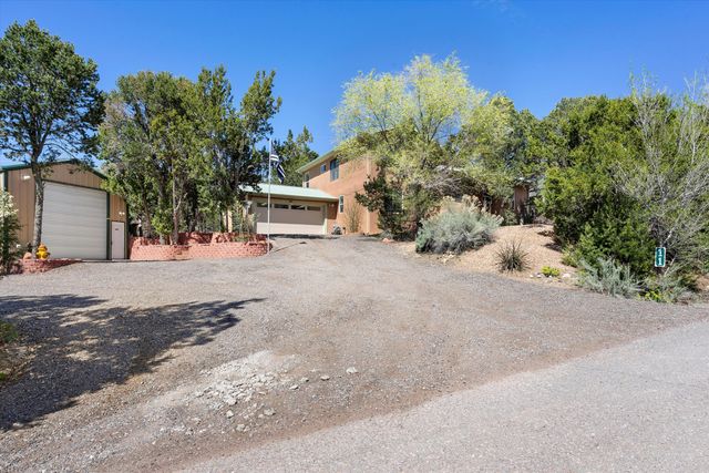 11 Eagle Trail, Tijeras, NM 87059