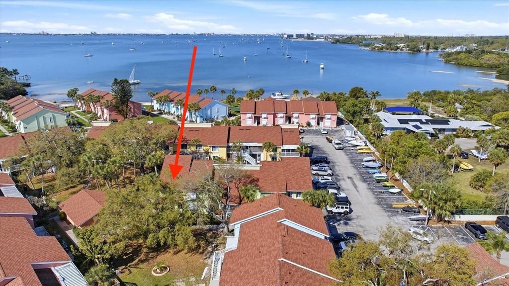 Image 2 of property listing at 4230 36TH AVENUE S A, St Petersburg, FL 33701