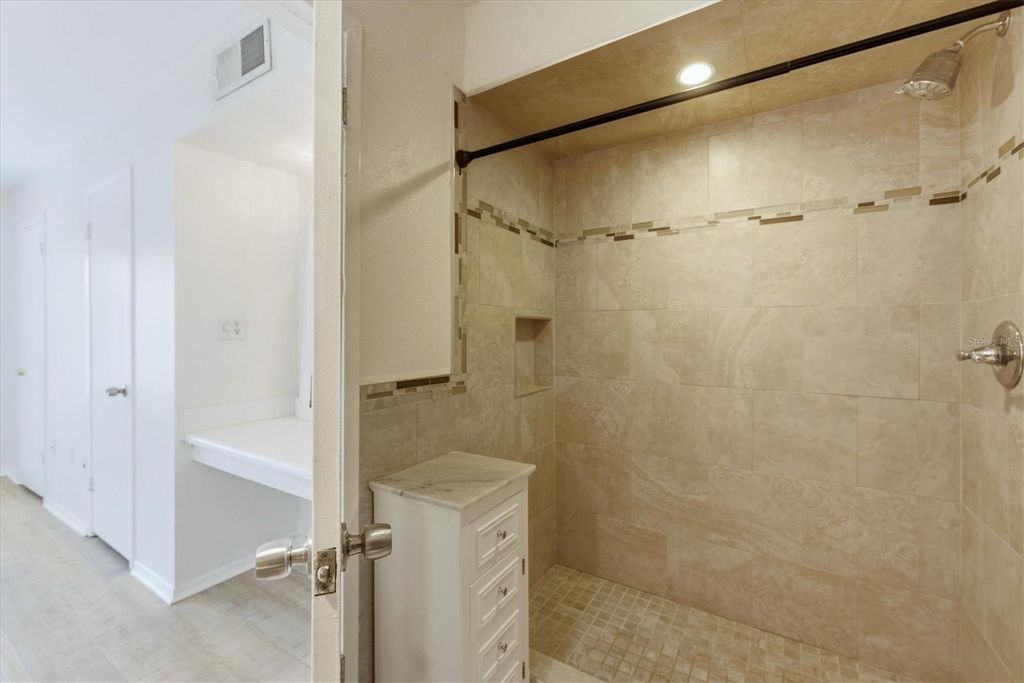 Image 36 of property listing at 4230 36TH AVENUE S A, St Petersburg, FL 33701