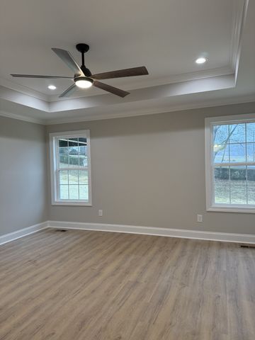 803 Manor Dr, Fayetteville, TN 37334