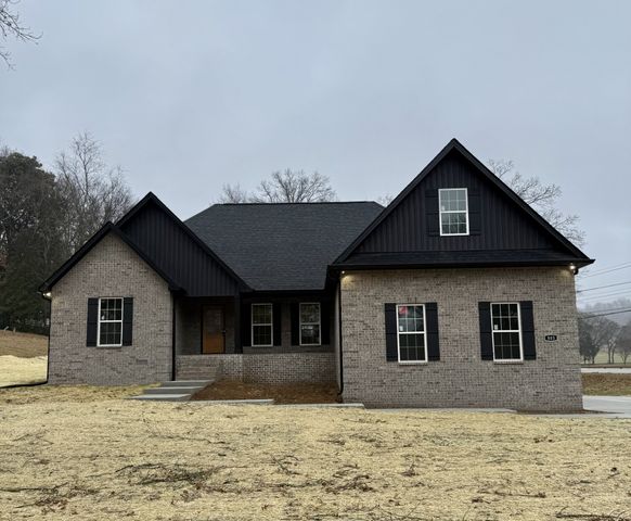 803 Manor Dr, Fayetteville, TN 37334