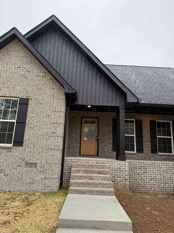 803 Manor Dr, Fayetteville, TN 37334