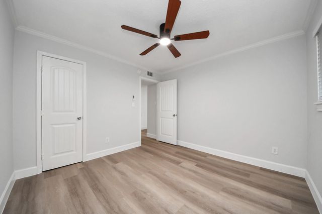 5542 Holly Street 205, Houston, TX 77081