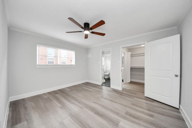 5542 Holly Street 205, Houston, TX 77081