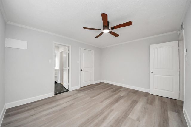 5542 Holly Street 205, Houston, TX 77081