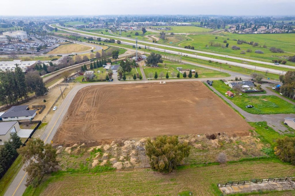 Image 11 of property listing at 1 Locan Ave And Alluvial Ave, Clovis, CA 93619