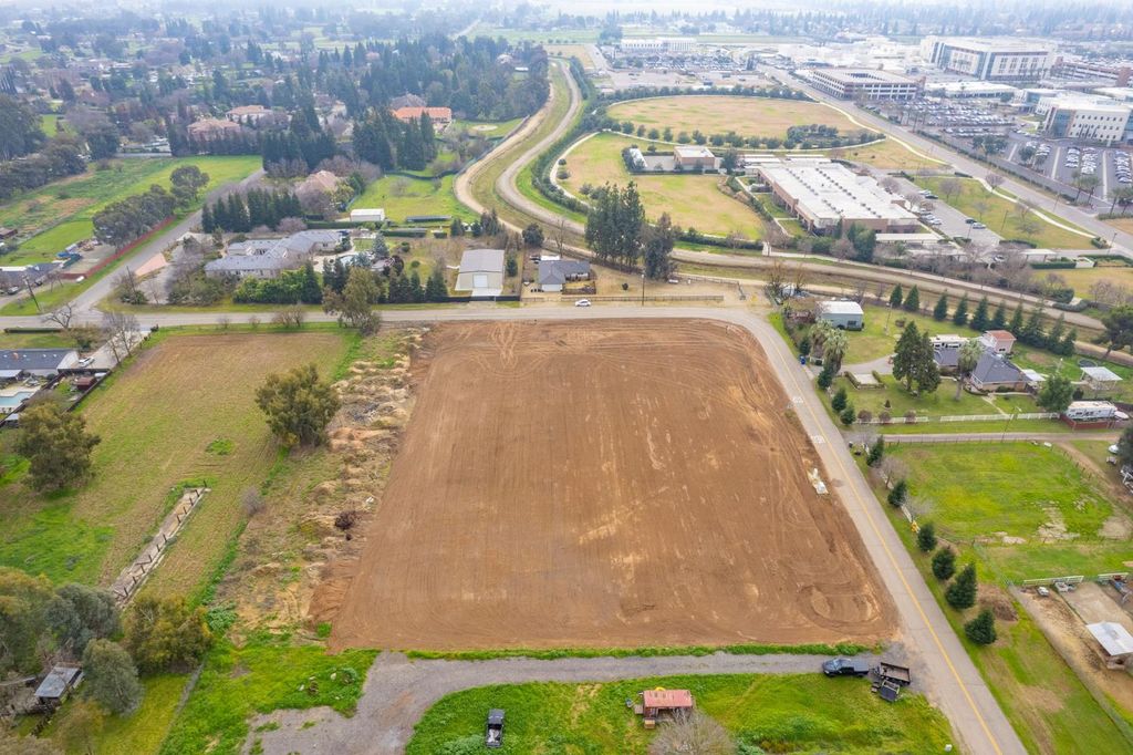 Image 12 of property listing at 1 Locan Ave And Alluvial Ave, Clovis, CA 93619