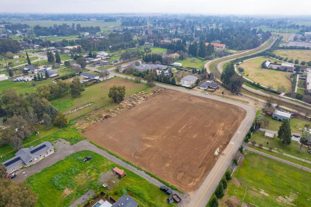 Image 13 of property listing at 1 Locan Ave And Alluvial Ave, Clovis, CA 93619