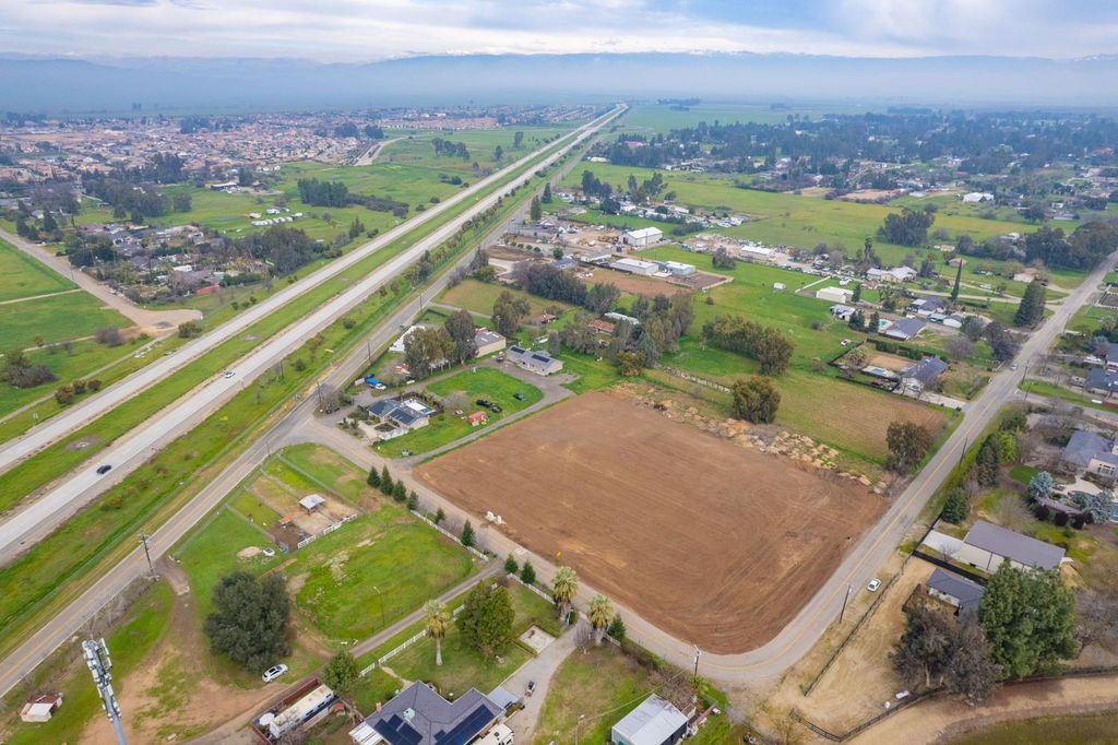 Image 14 of property listing at 1 Locan Ave And Alluvial Ave, Clovis, CA 93619