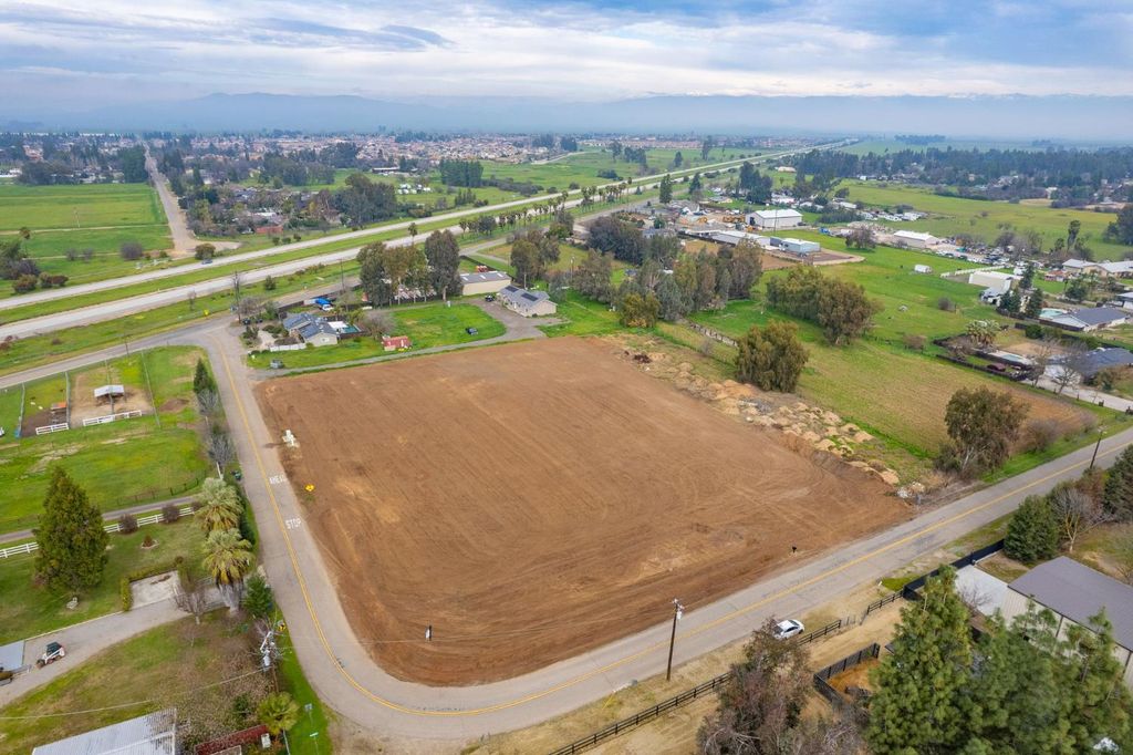 Image 20 of property listing at 1 Locan Ave And Alluvial Ave, Clovis, CA 93619