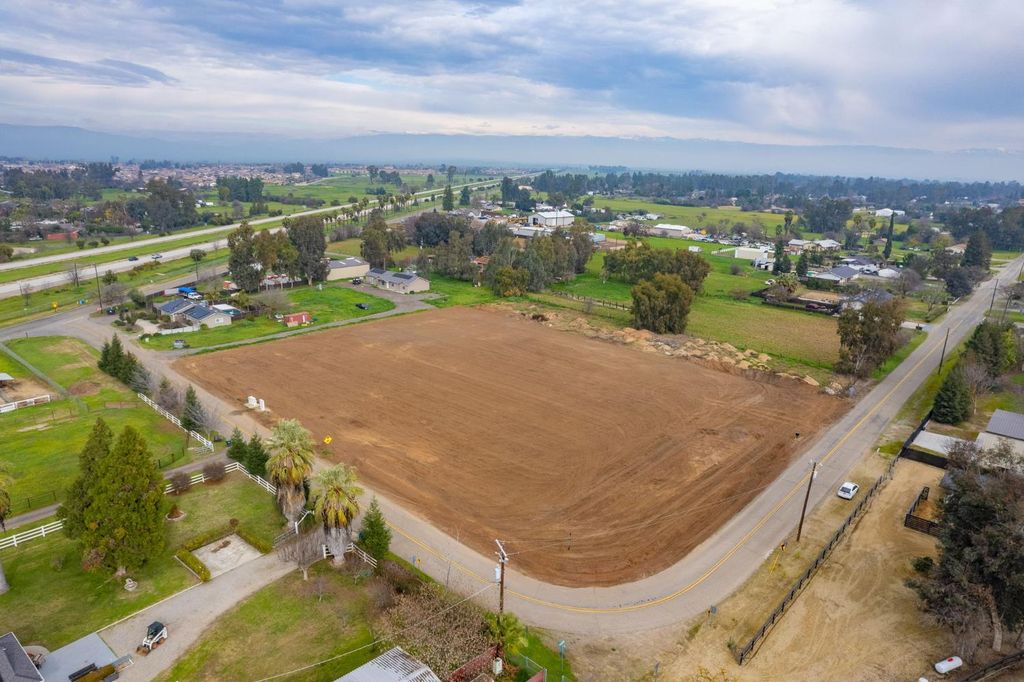 Image 21 of property listing at 1 Locan Ave And Alluvial Ave, Clovis, CA 93619