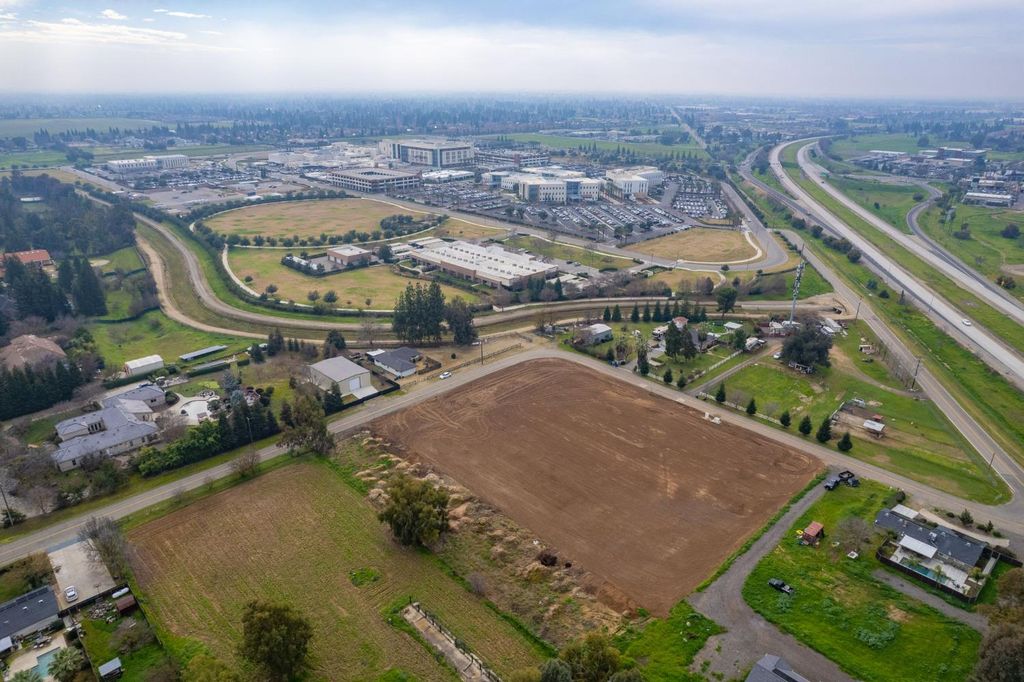 Image 23 of property listing at 1 Locan Ave And Alluvial Ave, Clovis, CA 93619