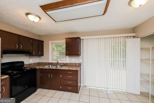 2870 Valley Brook Drive SW, Marietta, GA 30008