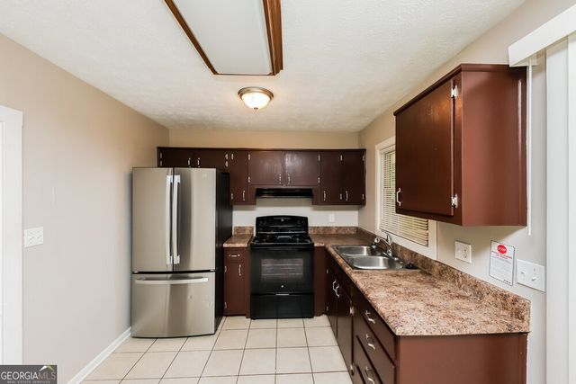 2870 Valley Brook Drive SW, Marietta, GA 30008